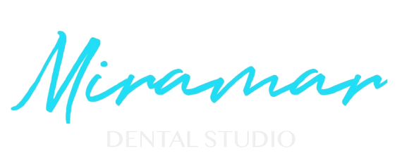 logo miramar dental